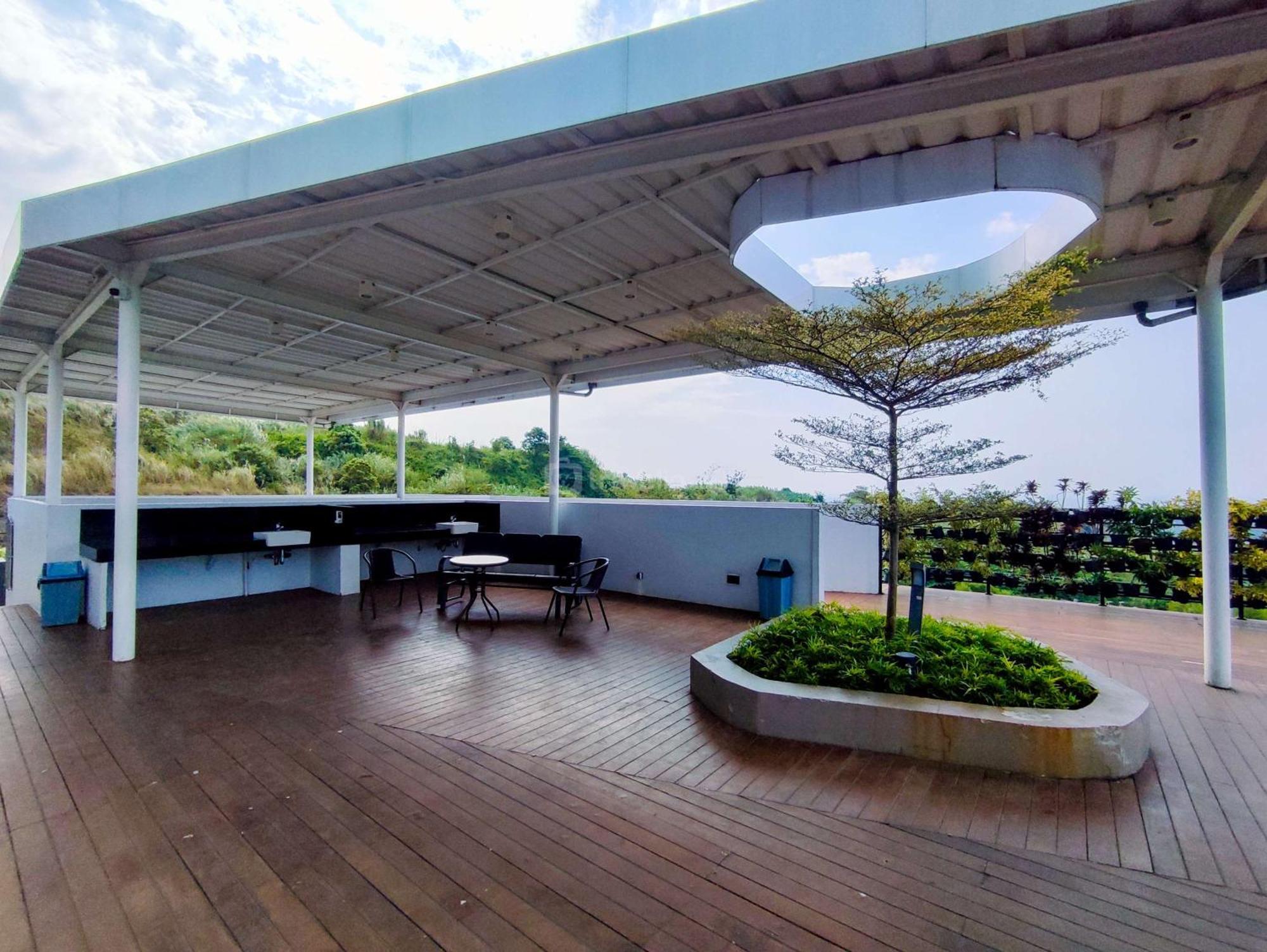 Homey And Cozy Living Amartha View By Travelio Apartemen *